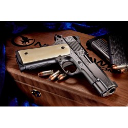 PISTOLET NIGHTHAWK CUSTOM 1911 COMMANDER VIP BLACK COMMANDER