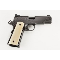 PISTOLET NIGHTHAWK CUSTOM 1911 COMMANDER VIP BLACK COMMANDER